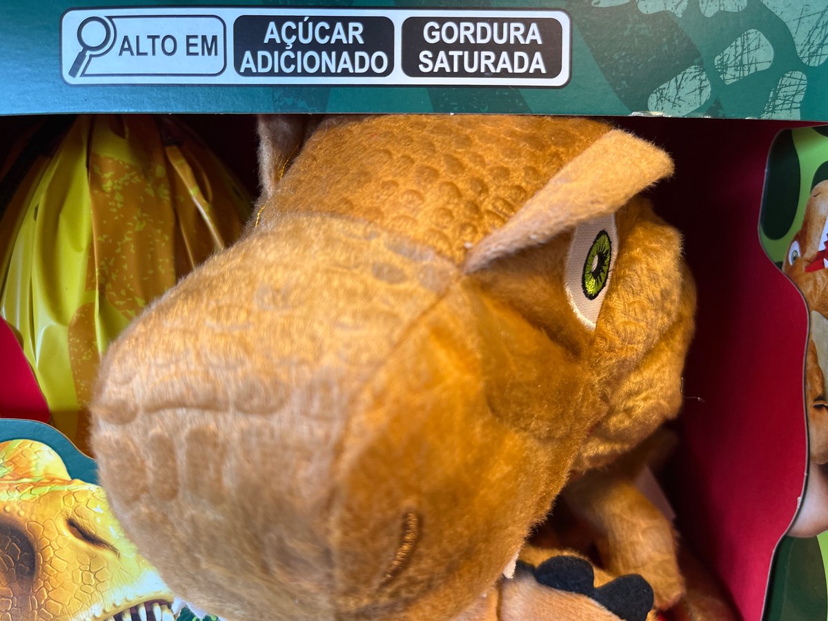 como pode esse dinossauro de pelúcia estar cheio de açúcar
