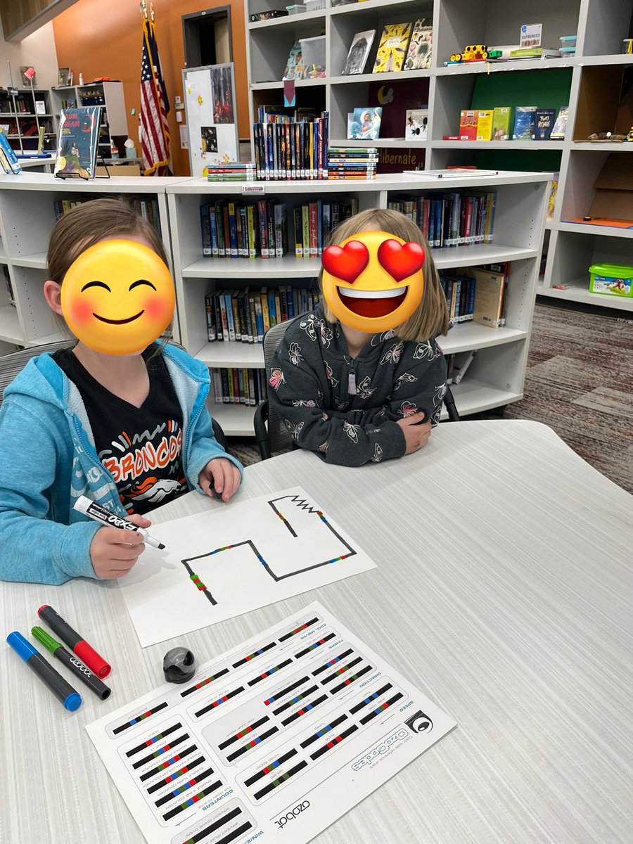 DunfordTeach's tweet photo. 4th and 1st grade buddies explore coding together with #Ozobots and #Cubelets @HESHawksSVVSD https://t.co/4A4kYsSZuA