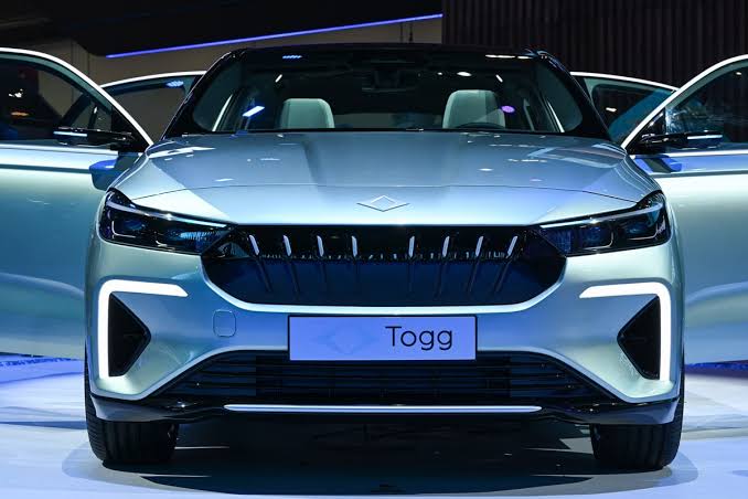 TOGG CEO Gürcan KARAKAŞ:
🔹C segmentindeki Sedan ve C-X Coupe modellerini üretim sırasına alacağız

🔹T10F olarak adlandırılan fastback modeli ,2025 yılında öncelikle Türkiye’den başlayarak kullanıcılarımızla buluşturacağız