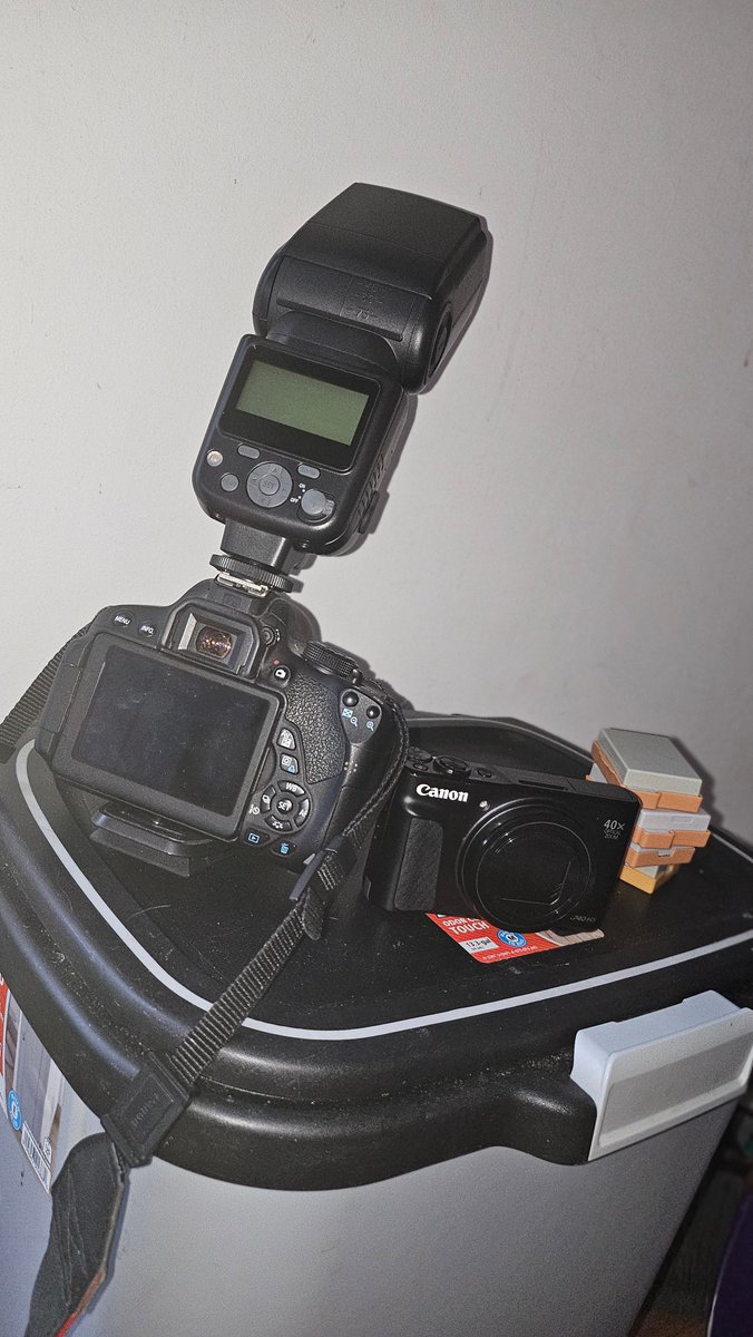 VideoClubReject's tweet image. gearing up for tonight

@afloatbandnj @CinemaStare @HumilitarianPhl Leisure Hour @oldsoulMA @wavebreakband