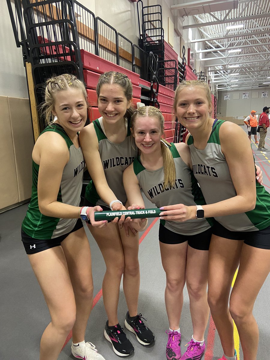 The glitter is a nice touch to a fantastic 2nd place in the Varsity 4x800. ✨