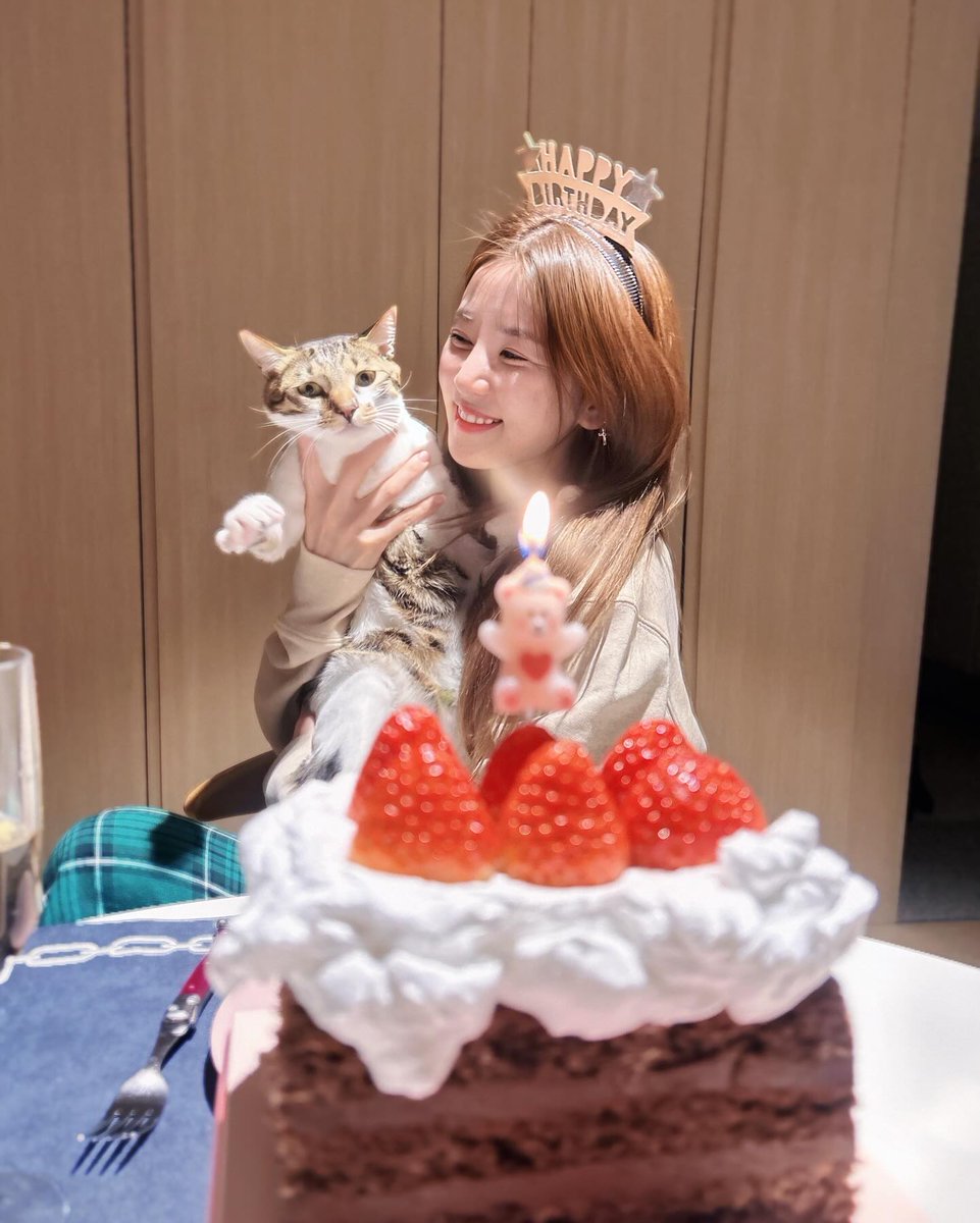 choronggpics's tweet photo. #달콤한_롱생일_한번에_후_축하해볼까
#HAPPY_BIRTHDAY_CHORONG 
https://t.co/IWEyLCHyD7