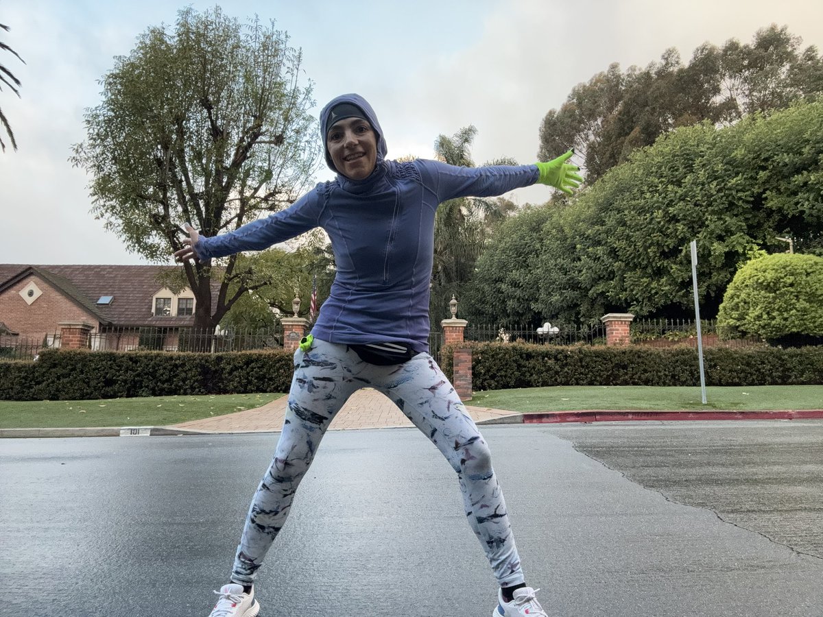 mandimellen's tweet photo. Perfectly timed my run to miss the rain! 🙌🏃🏻‍♀️
#mandimellen #runningmama #runforlife #runhappy #behappybehealthy #behappybeyou #losangeles #brentwood https://t.co/f4rIG4T8vT