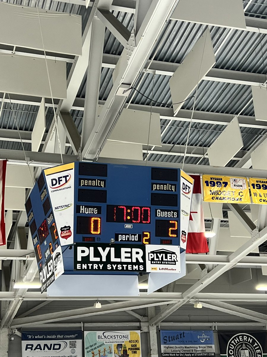 RegateiroBHS's tweet photo. Bethpage up 2-0 after the 1st period! #WeAreBethpage #PagePuck https://t.co/ffqP51YY3t