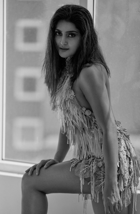 GHrfTNVXwAAQ0CL?format=jpg&name=900x900