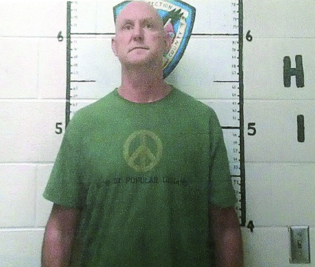 Keith Garrett, 56, former Tennessee Highway Patrol trooper, was convicted of unlawful photographing of an individual in violation of privacy & observation without consent & has been sentenced to less than 1 yr in prison.
https://t.co/1lAo58KtzX 
