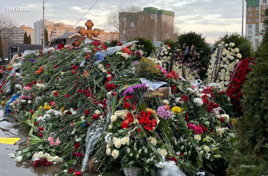 Сейчас на могиле Героя💙✊