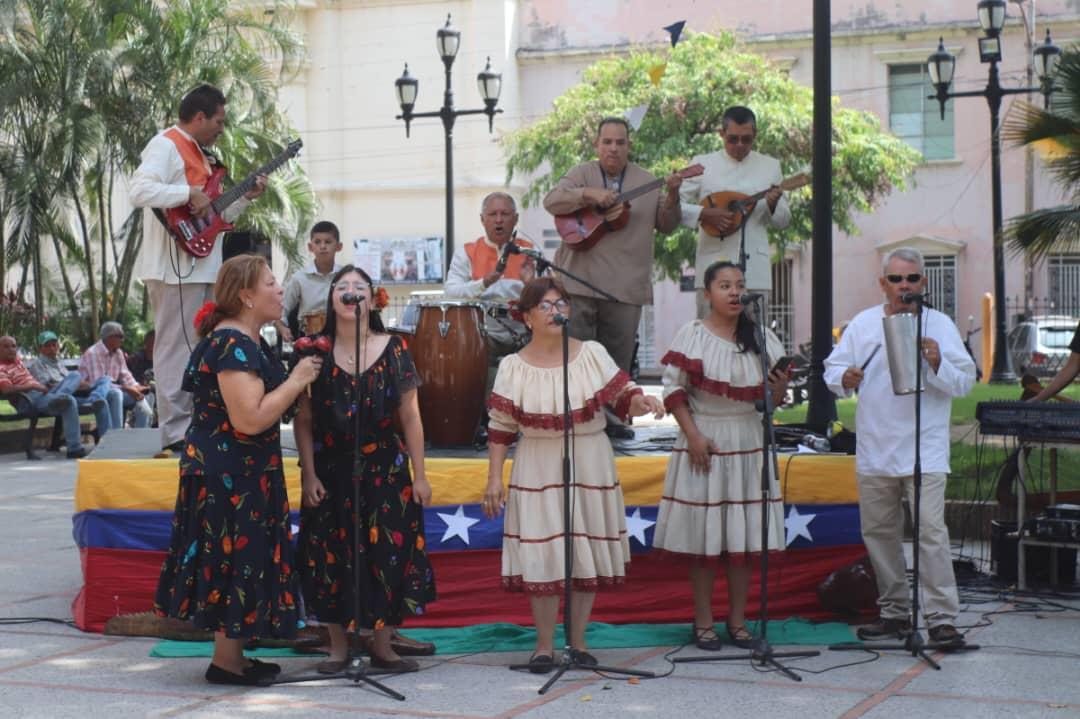 MIPPCI (@mippcivzla) on Twitter photo 🇻🇪Desde el Estado Portuguesa, municipio Guanare, todos los cultores participan del registro de la Gran Misión #VivaVenezuela, creada por el Pdte. <a href="/NicolasMaduro/">Nicolás Maduro</a> para quienes dedican y llevan consigo lo más bello de la cultura venezolana.
<a href="/luchaalmada/">Alfred Nazareth</a> 🇻🇪Desde el Estado Portuguesa, municipio Guanare, todos los cultores participan del registro de la Gran Misión #VivaVenezuela, creada por el Pdte. <a href="/NicolasMaduro/">Nicolás Maduro</a> para quienes dedican y llevan consigo lo más bello de la cultura venezolana.
<a href="/luchaalmada/">Alfred Nazareth</a>