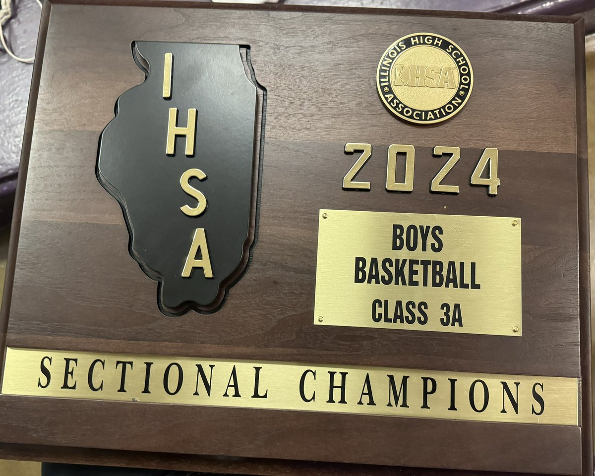 ThorntonBBall's tweet photo. “On the the Elite 8. March Madness continues.”

Thornton Wildcats (29-4) wins first Sectional Championship since 2009 with 61-54 win over Brother Rice (31-4) and advances to the Super Sectional Monday (3/4) at Ottawa High School vs Peoria Richwoods (28-4) @ 7 P.M. 

#TTHS https://t.co/QqkgwKzSxN