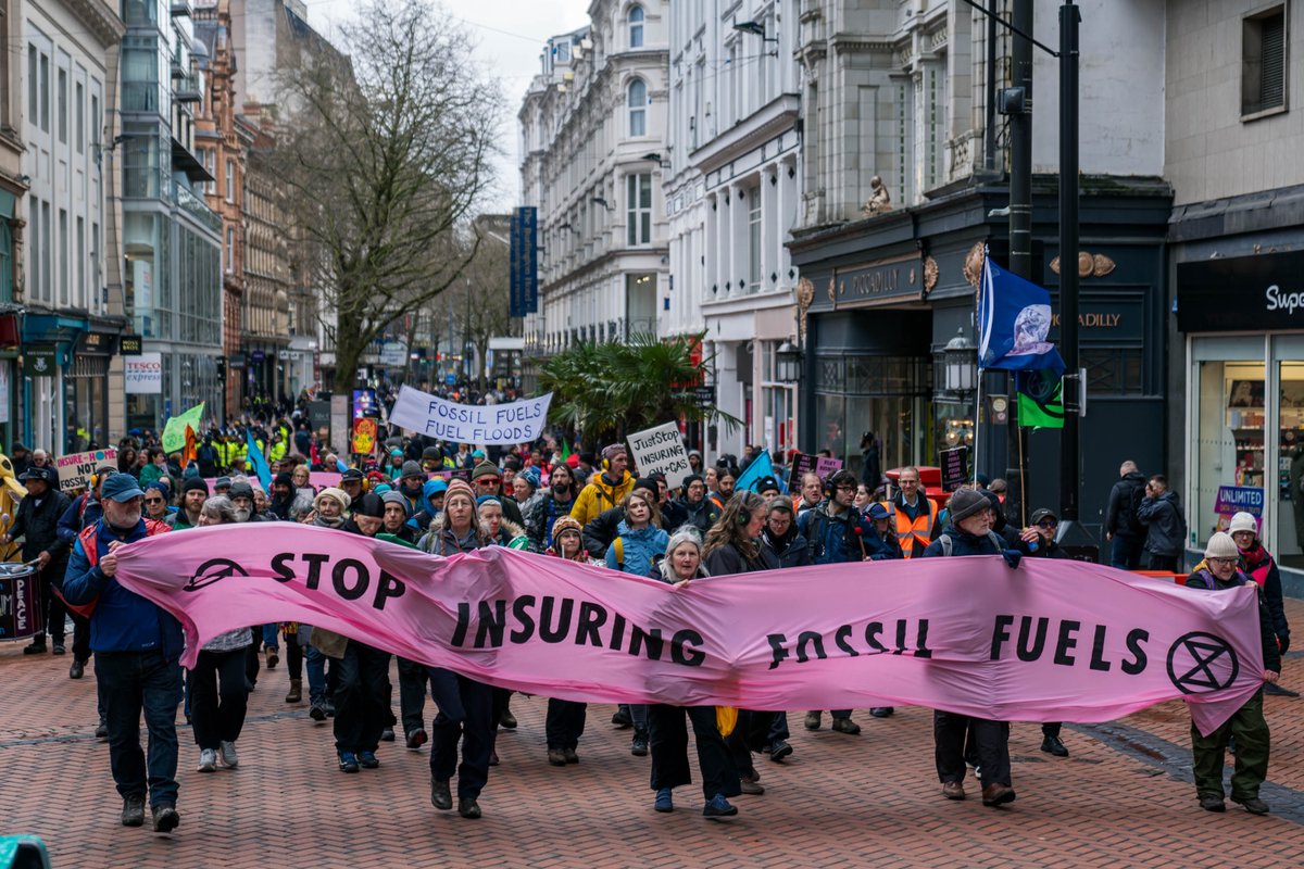 XR local groups have rocked the insurance industry UK-wide demanding an end to fossil fuels!

From Glasgow to Manchester, Bridgend to Brighton, #ExtinctionRebellion groups held insurance giants like <a href="/AIGinsurance/">AIG</a>, <a href="/Zurich/">Zurich Insurance</a> &amp; @TokioMarine accountable for their role in #ClimateChaos