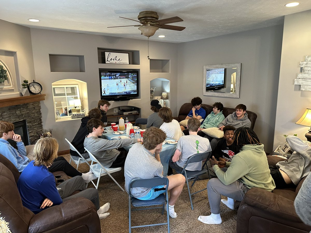 Soaking up good vibes watching the 2016 State Championship while having breakfast at Coach Embry’s! Pats vs. Arrows in Watertown at 6 PM to go to State!