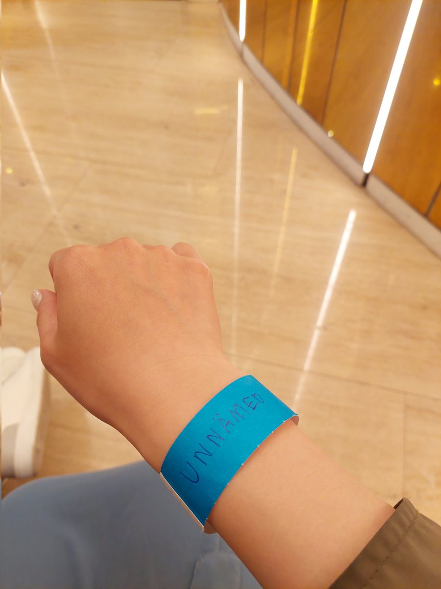 flo30909's tweet photo. #dear_u_san #InvincibleMelody
Thanks for all kind U-reis & Guildies😭 You are so sweet 🥹
I'm sorry my English is so bad that I can't communicate smoothly😢
However, listening to everyone's interactions, I felt so happy in the atmosphere💙🤍 (1/2) https://t.co/v6rcBuMVUs