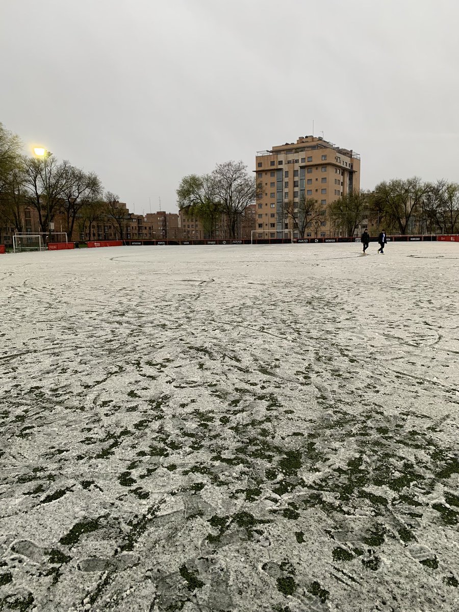 👦🏻 𝐂𝐀𝐍𝐓𝐄𝐑𝐀 | ⌚️ Min 61’ | 1-0

Encuentro finalmente SUSPENDIDO en Ganapanes.

#JuvANumancia #ForzaAdarve