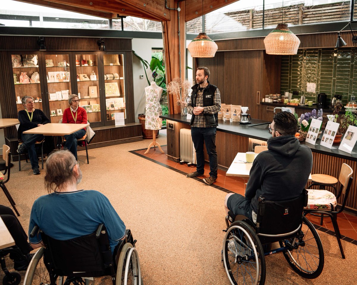 Last week, patients and volunteers in Horatio’s Garden Stoke Mandeville enjoyed an exciting coffee-tasting event hosted by @chimneyfirec, with three delicious coffees sampled ☕ To learn more about the event, head to our website here ow.ly/sTlG50QJQrG