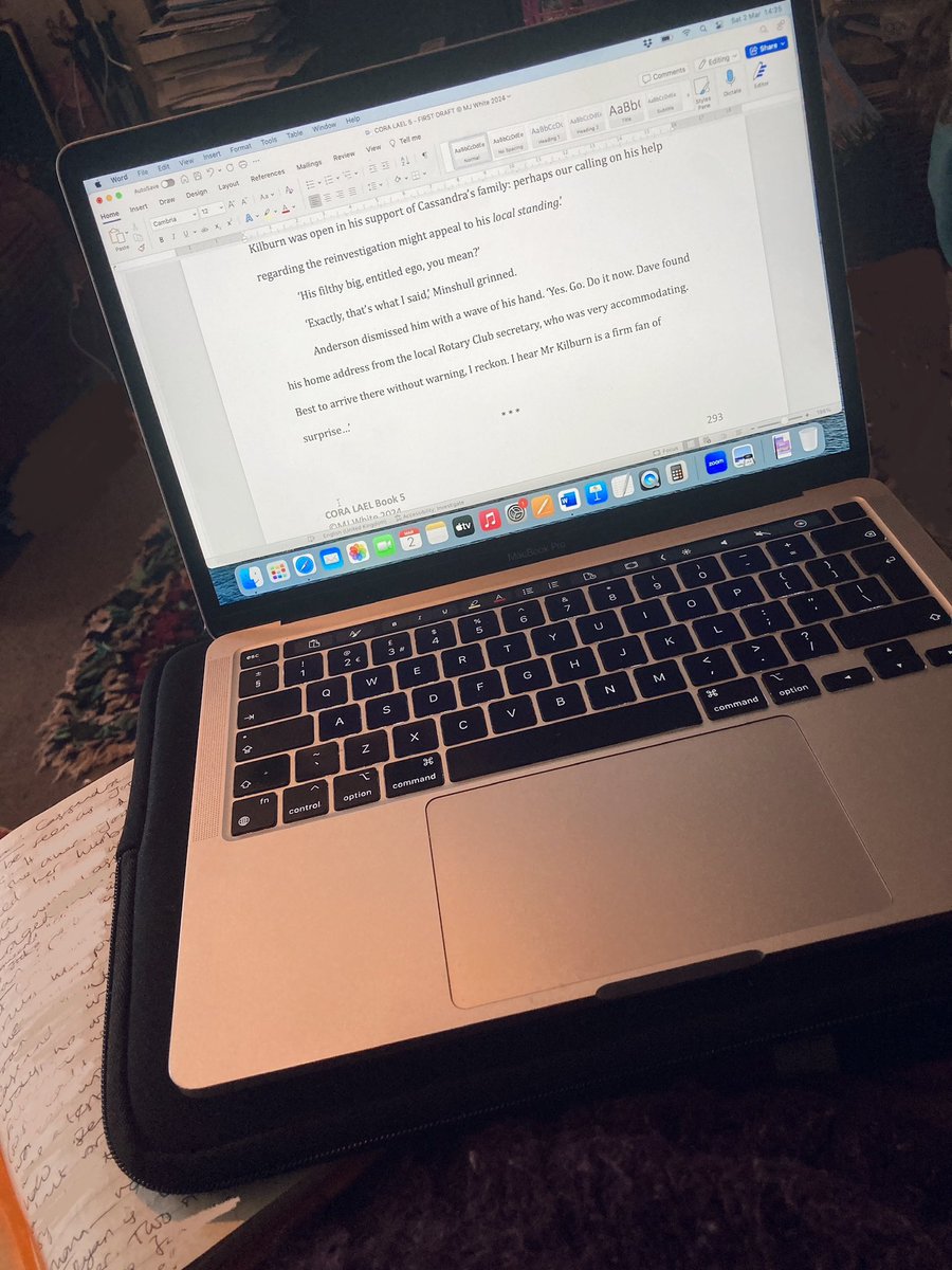 wurdsmyth's tweet image. Current view: 10k left to write on #CoraLael5, deadline Monday. 

Send words and tea, lovelies! 🫖

Onwards to THE END… ✨

#FirstDraft #AmWriting