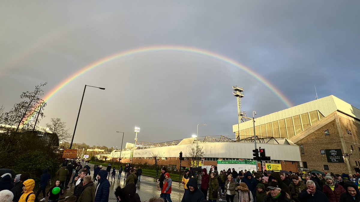 The Wembley arch appears over Carrow Road after #ncfc win - it’s a sign!