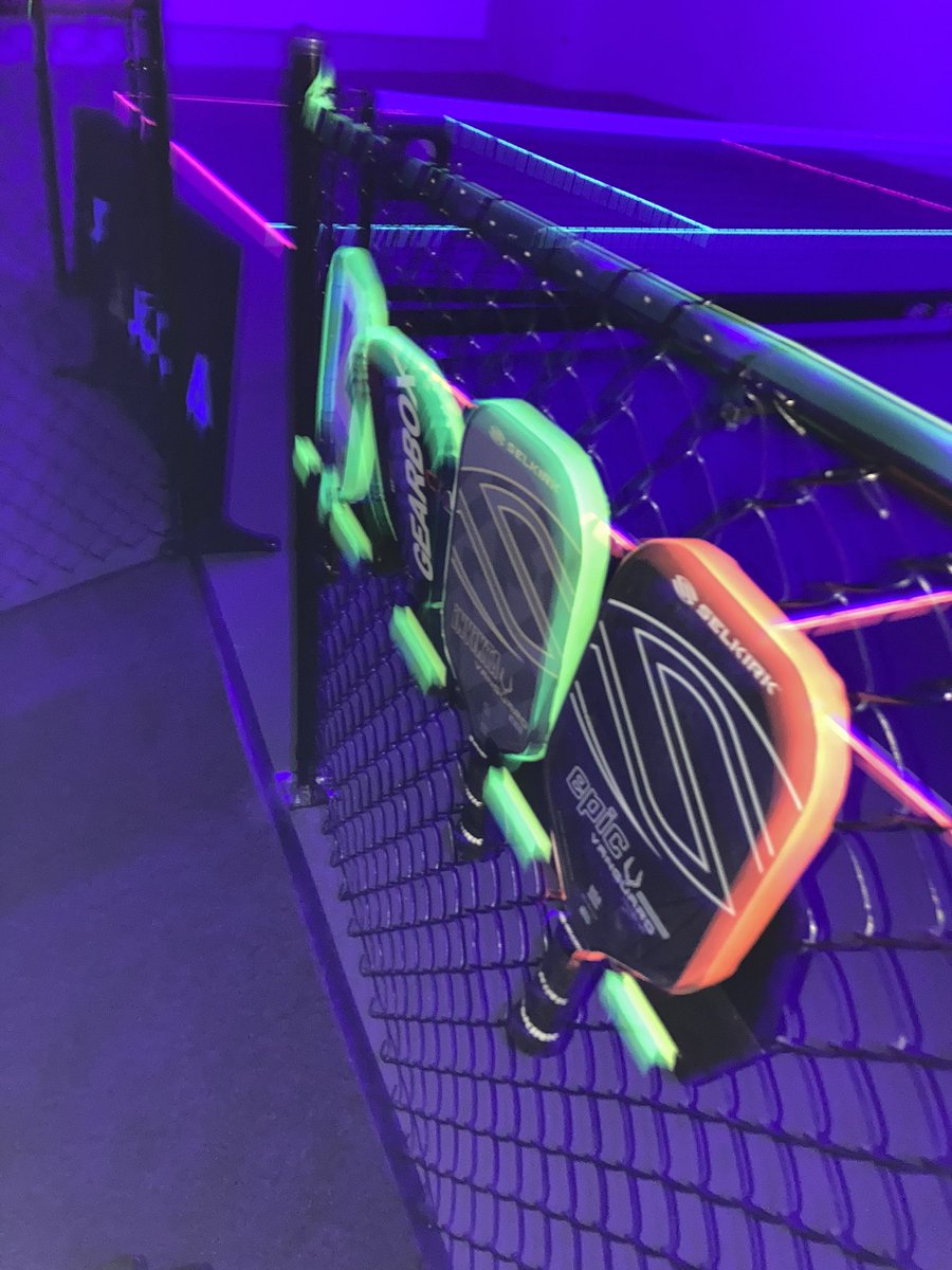 BohoCoach's tweet image. What’s even batter than #Pickleball ?
GLOW IN THE DARK PICKLEBALL…what a hoot! #GlowBall