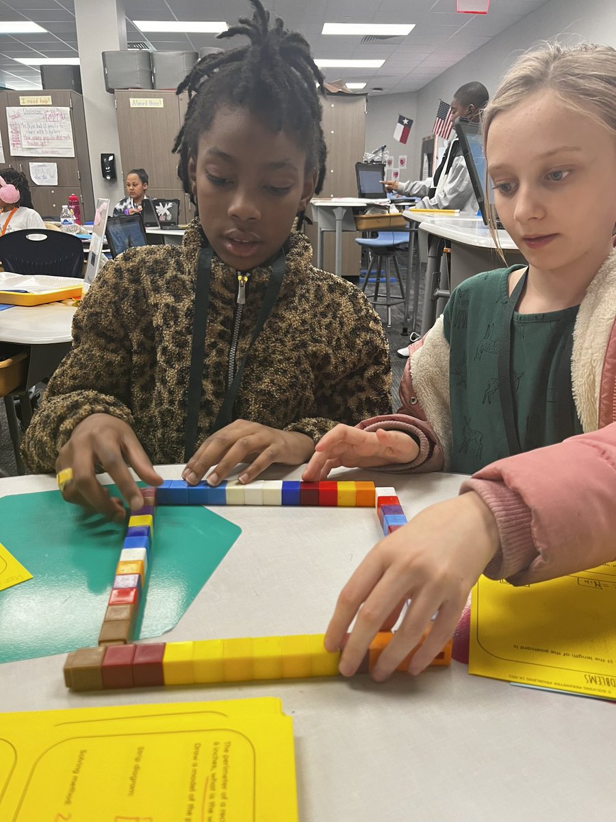 dkphan31's tweet photo. Working  hard in 4th grade ! Way to go Mrs. Payne! @CyFairYeager https://t.co/55u3Atf6dK