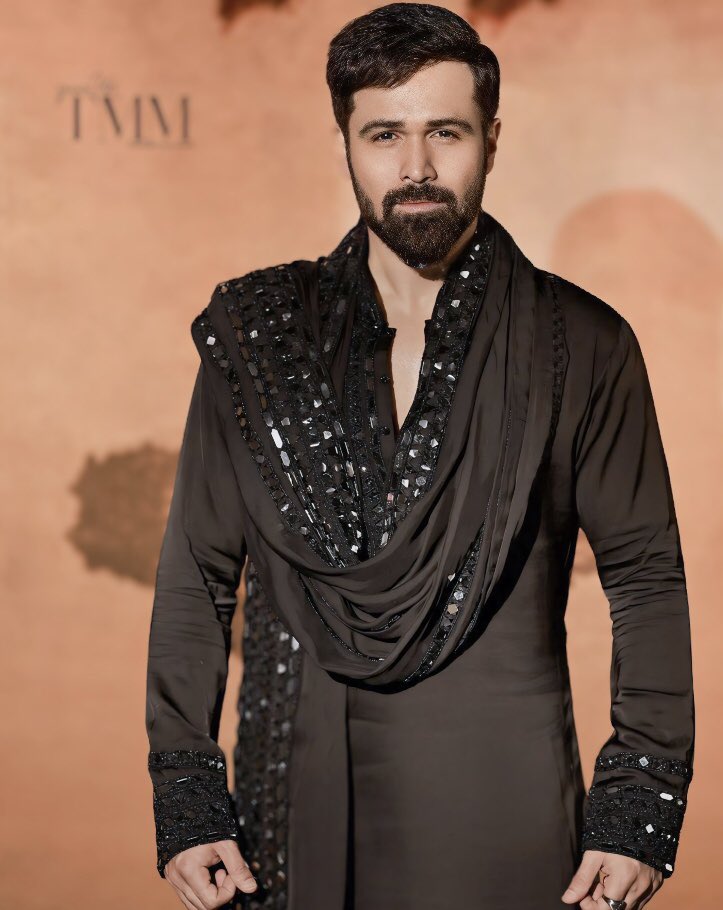 EmraaniansBD's tweet photo. He's here to steal our hearts once again❤️
@emraanhashmi on the cover of TMM Magazine🔥
#EmraanHashmi #TMMmagazine https://t.co/qfkSdf18gj