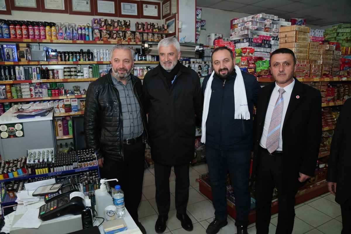 Ordu'nun her köşesini karış karış gezmeye, hemşehrilerimizle buluşmaya, destek ve dualarını almaya devam ediyoruz. 

Akkuş ilçemizde esnaflarımızı ziyaret edip, hayırlı ve bol kazançlar temennisinde bulunduk.

Hoş sohbetleri ve güler yüzleriyle bizleri karşılayan esnaflarımıza