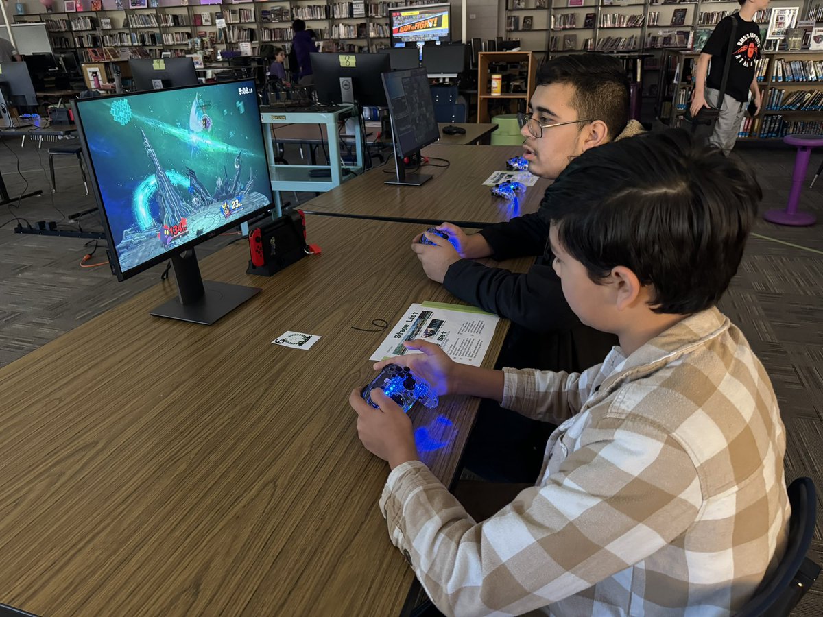 lanemoellendorf's tweet image. Fun morning supporting our @BoerneMSSouth team while they compete at @BoerneMSNorth with the fellow E-Sports crews from Boerne Middle Schools🏆🎮🖥️
