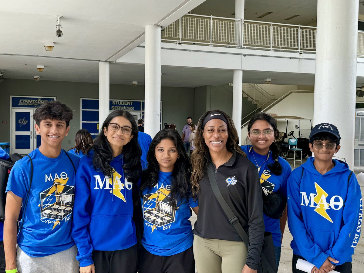 DrKFried's tweet photo. The CB Mu Alpha Theta March Regional Math Competition is reaching new heights at the Bay, showcasing the impressive math prowess of 800 middle and high school students. Special shout-out to our amazing sponsors Mr. Novick and Mr. Farmer and our dedicated volunteers! 🧮 ⚡️ https://t.co/O5P6me8Kq8