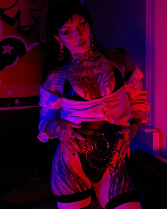 Watch Xio Xander's leaked NSFW photo on TwXstars