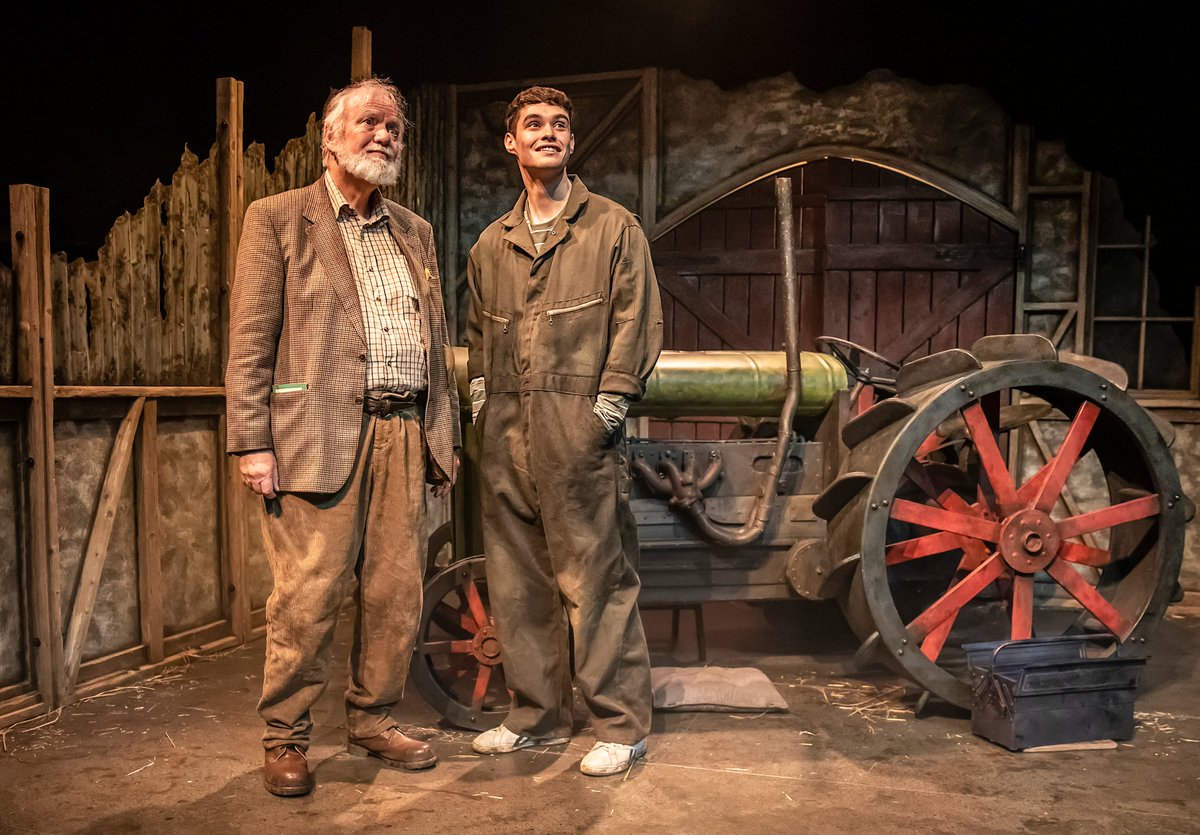 Behindthearras.com tweet media