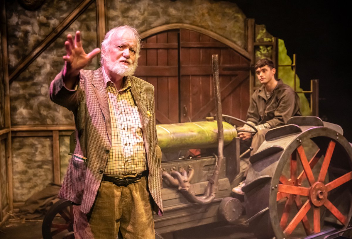 Behindthearras.com tweet media