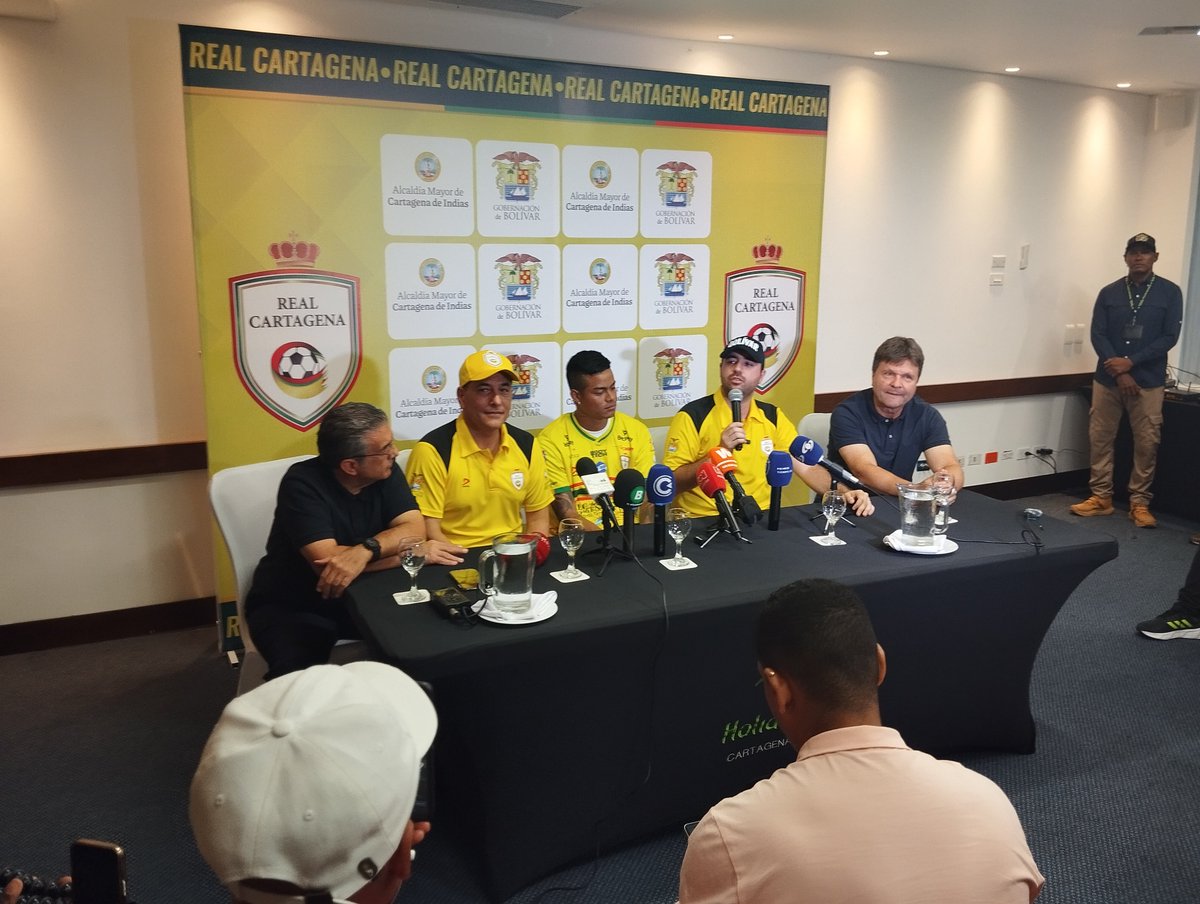 La llegada del Chino Sandoval .completa las contrataciones y genera una mayor expectativa en el camino hacia el ascenso del real Cartagena <a href="/ElUniversalCtg/">El Universal</a> <a href="/dumek_turbay/">Dumek Turbay Paz</a> <a href="/yamilit/">Yamilit Maestre</a>