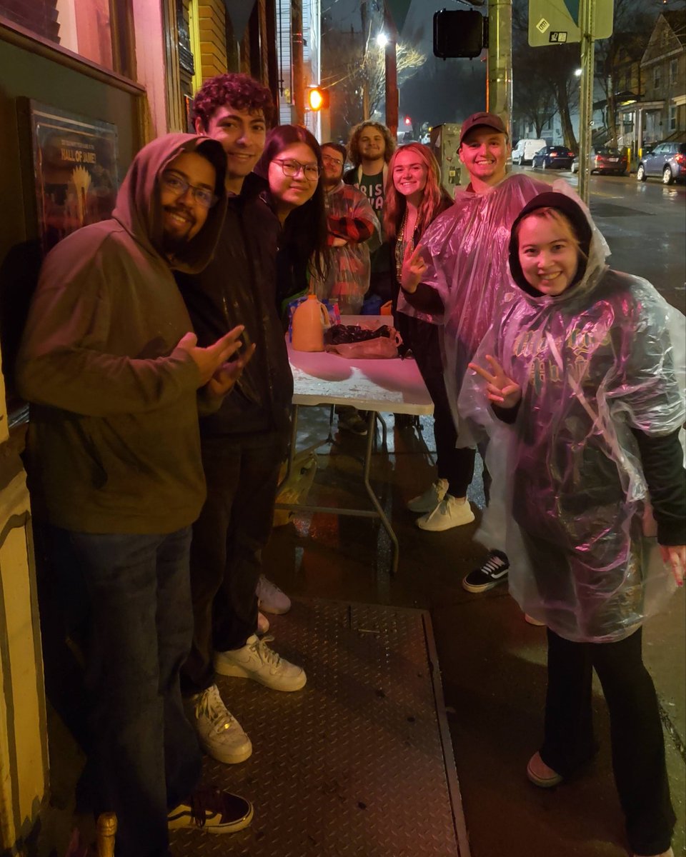 MurphysPubClift's tweet photo. ☘ 15 days until St. Patrick's Day!
😃 Here's a pick of our first customers from St. Pat's 2023. They lined up at 4:30 am to be sure they got in!
☘ Sláinte!
#StPatricksDay #stpatricksday2024
#stpatricksdayparty https://t.co/DVQF9lwo0N