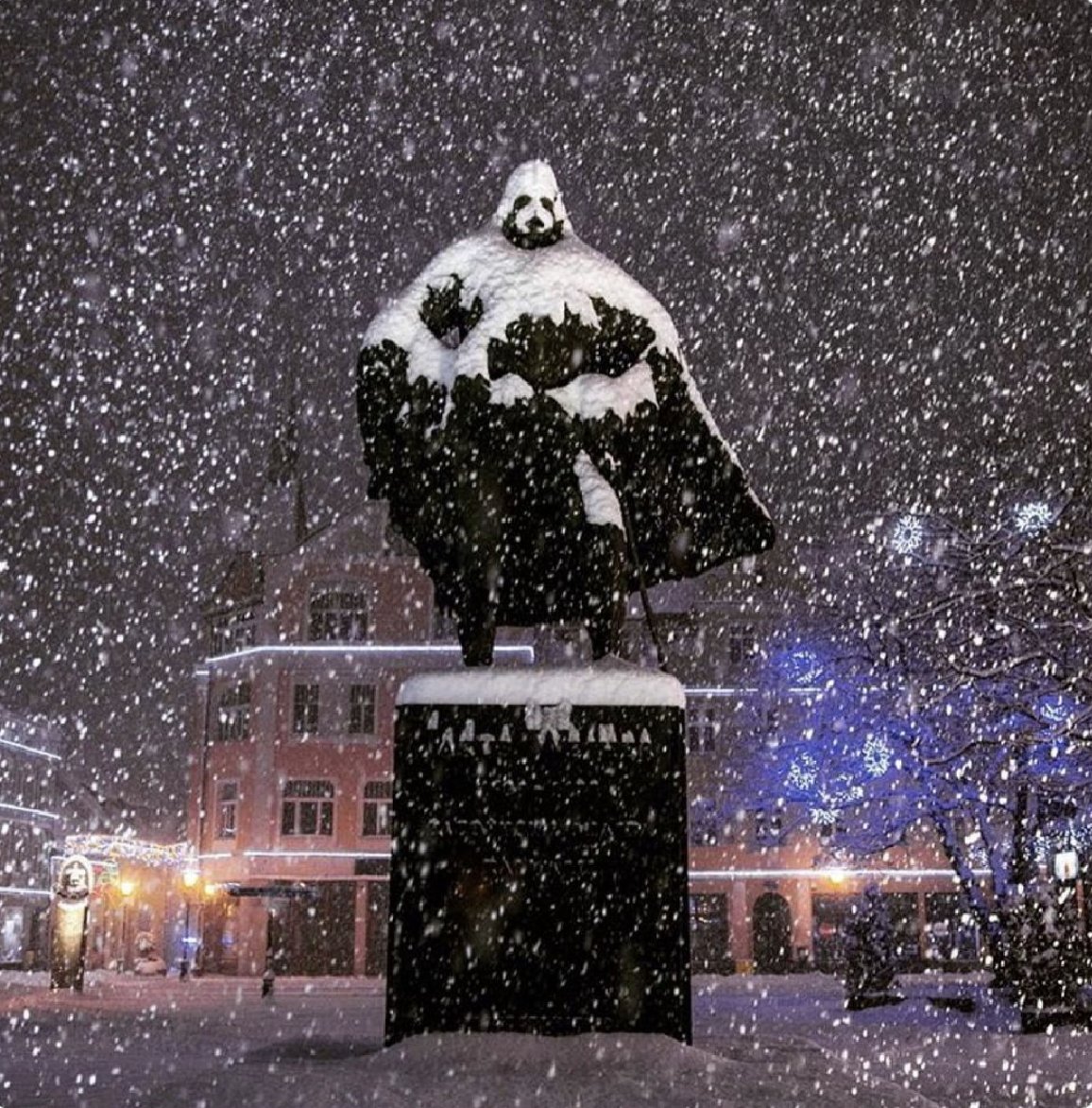 there's a statue in Poland that turns into Darth Vader when it snows