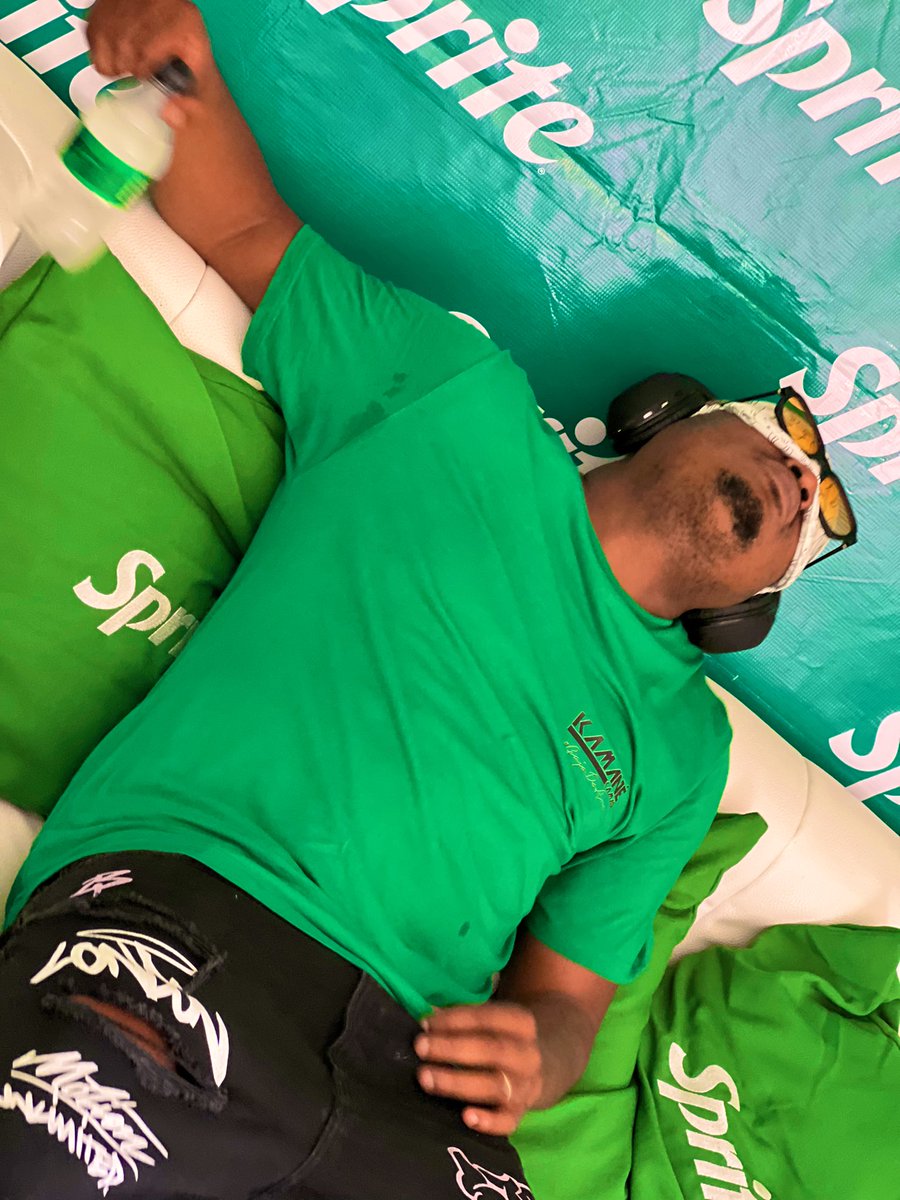 kamanekamas's tweet photo. Mais uma super jornada e para semana temos às semifinais 💚📣
Nampula e Beira até já 🤞🏽🫶🏽🏀
Estou extremamente entusiasmado 🔔
#ficacool #ocaloracontece #staycool #hearhappens https://t.co/nKQ9DK26Uk