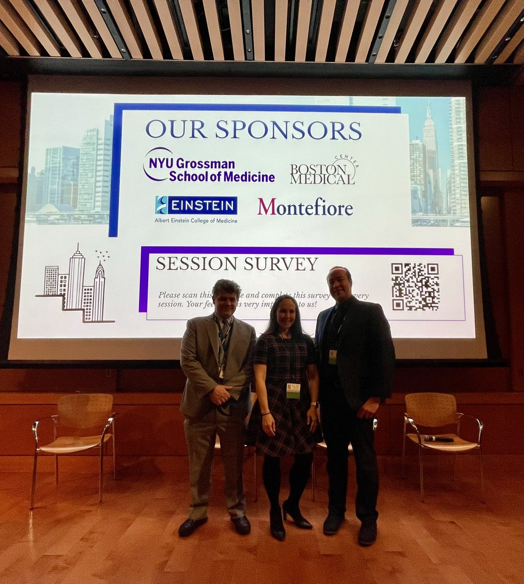 Dr_AQC's tweet photo. Empowering the next generation of Latino leaders in medicine. ⭐️ Grateful for the insightful discussion and shared wisdom with these inspiring leaders @CarlosGongoraMD and Dr. José Alemán Díaz. Sin barreras y sin límites. #lmsa #unpasomas @nyugrossman https://t.co/hkki3lEjGB