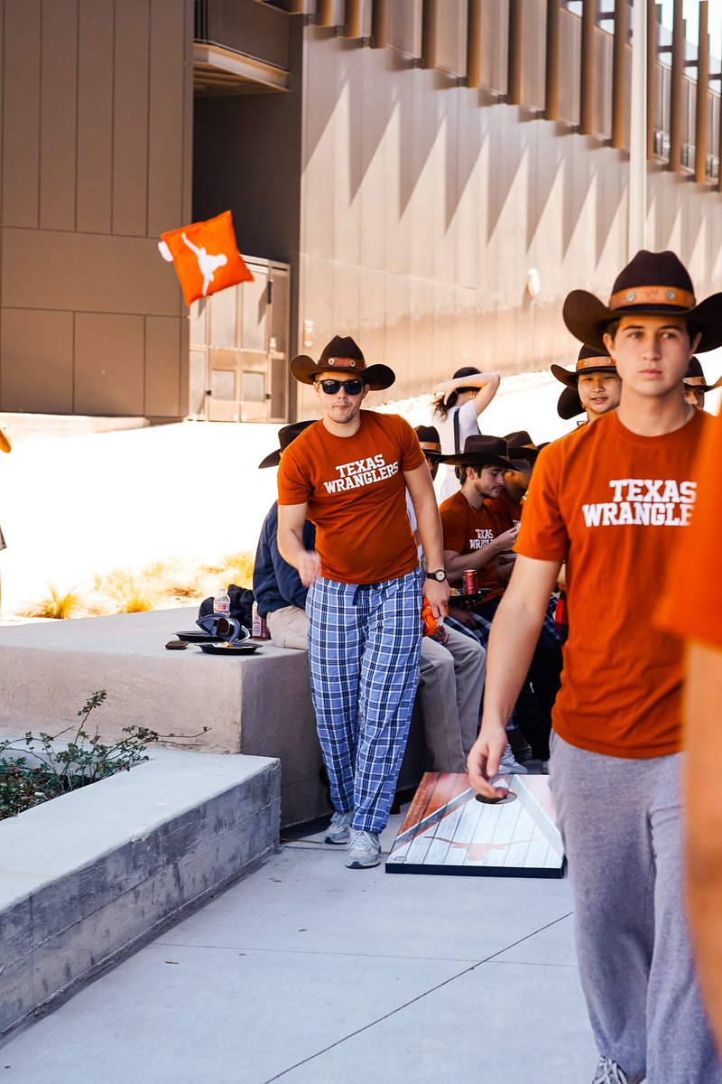TexasMBB's tweet photo. welcome to our (pj) party 🤘

#HookEm | @TheCorralUT https://t.co/uOOdDUtgLU