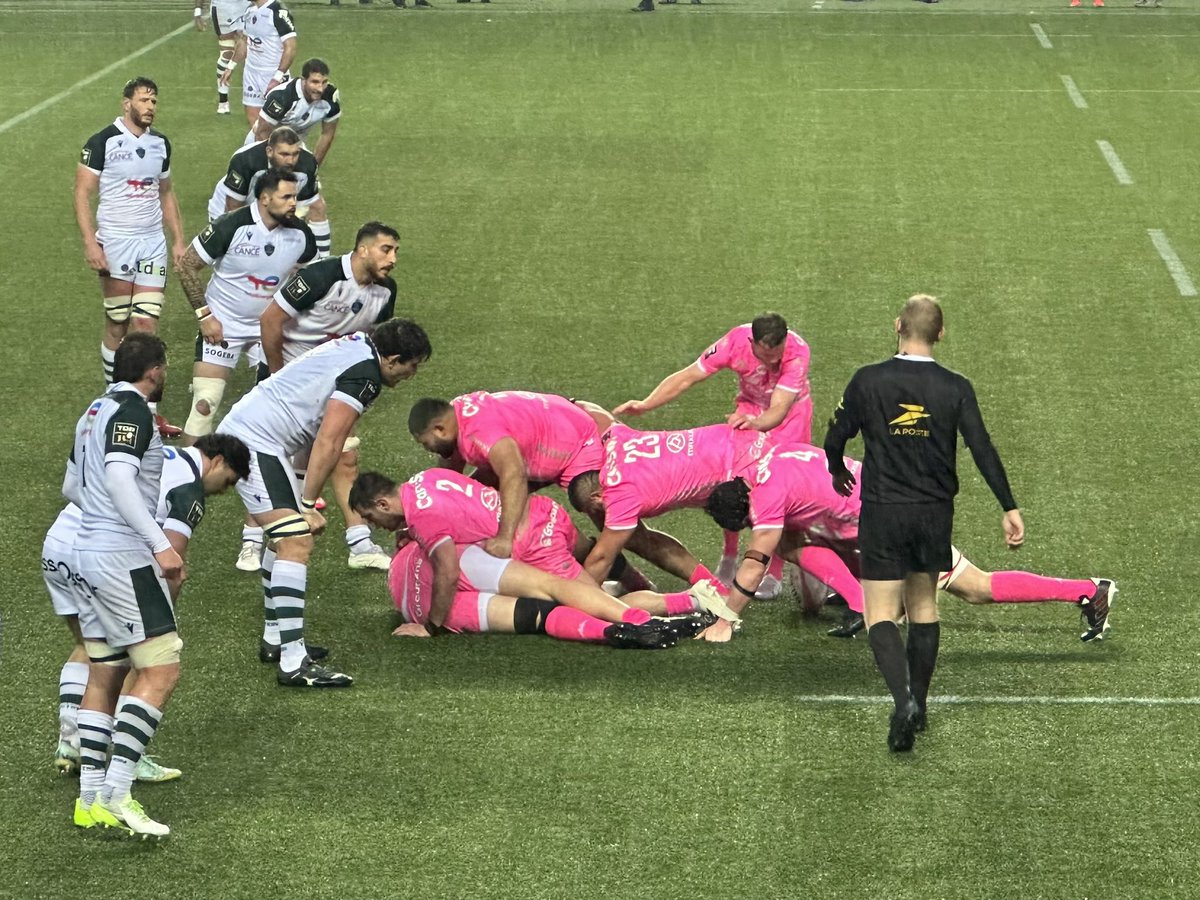 🏉#SFPSP victoire bonifiée pour le @SFParisRugby avec un doublé de notre capitaine du jour pour sa 150e sélection @MacSekou. Les Roses conservent leur place de leader ⚡️