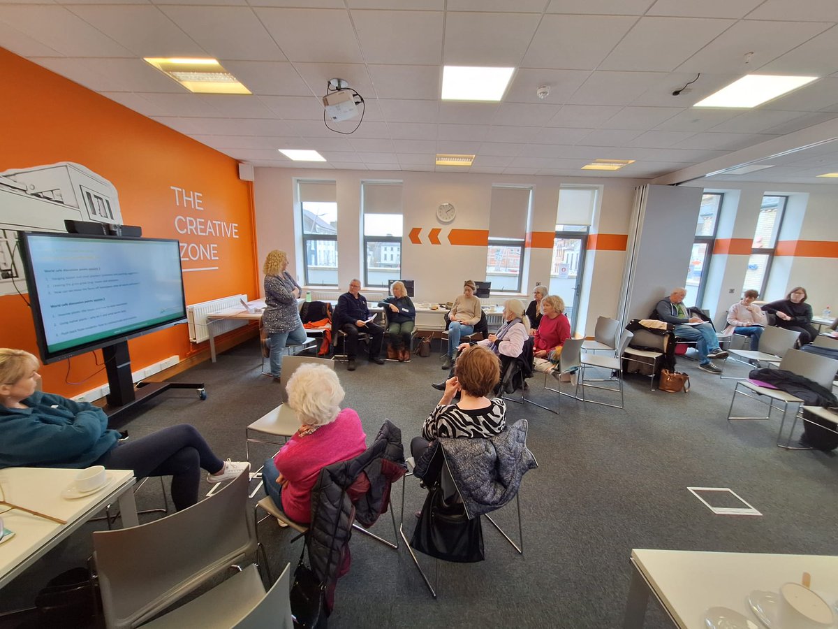 Thanks to all the #offaly #TidyTowns and village groups that attended our @offalycoco Planting for Biodiversity workshop today with @OkeeffeLynn. Thanks also to our colleagues in @OffalyLibraries Tullamore for hosting us! Great lectures from Lynn and group discussions throughout!