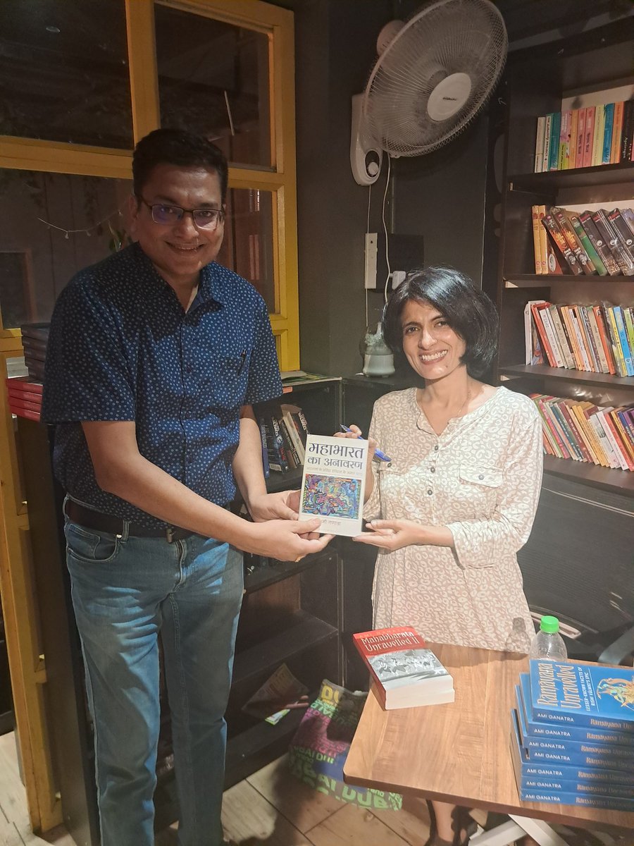 Amishra1303's tweet image. @6amiji ji talk today at Pune courtesy @KitabeClub brought our Itihaasa back to life in front of an audience of largely younger and curious readers. Amazed by her erudition and eloquence.