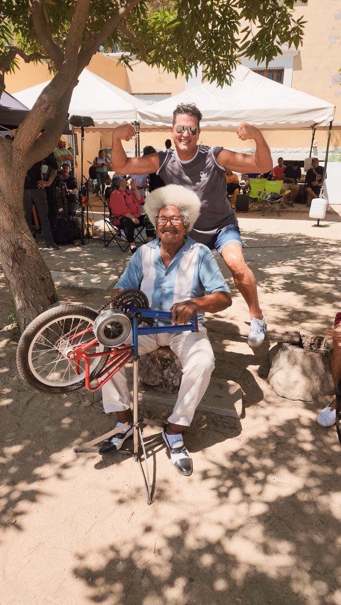 carlosvives's tweet photo. La sirena bicicleta de “Balín” produce la energía suficiente para seguir trabajando con todo mi amor por esta tierra @traslaperla 🚲

#SantaMarta #PitanPitan https://t.co/WbM8Sz6B9u