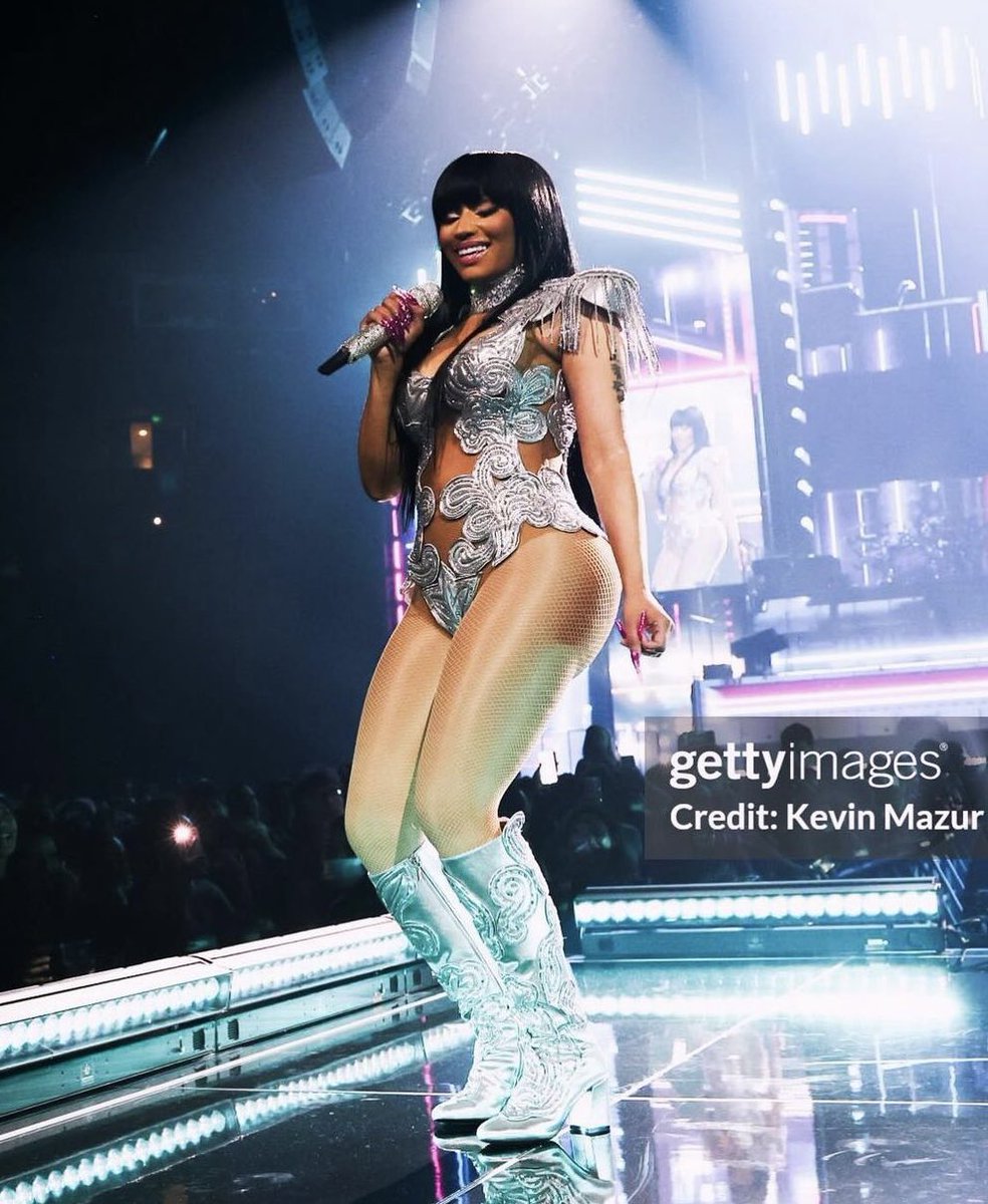 nmsupports's tweet image. THE QUEEN OF RAP @NickiMinaj👑
#GagCityWORLDTour 
#GagCityOakland 
ICONIC 😍😍😍