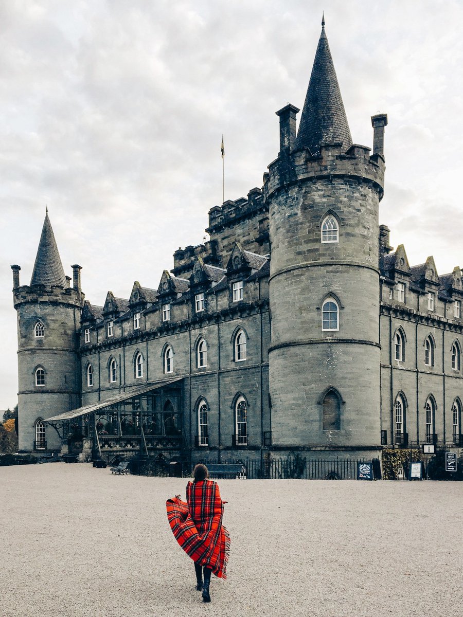 Follow the tartan trail! Show some love if you're ready to wander through the enchanting grounds of Inveraray Castle with us. ❤️🏰 📸: VisitBritain/Chagunava 📌Location: Argyll; Scotland