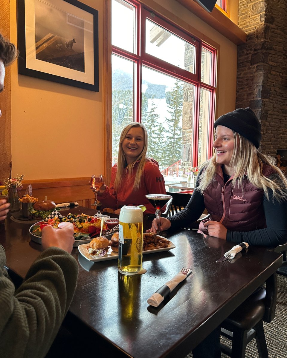 Need to refuel after a hard morning on the slopes 🍻 Head upstairs to our Finish Line Lounge! #yyc #calgary #nakiska #calgarysclosesthill #skiclose