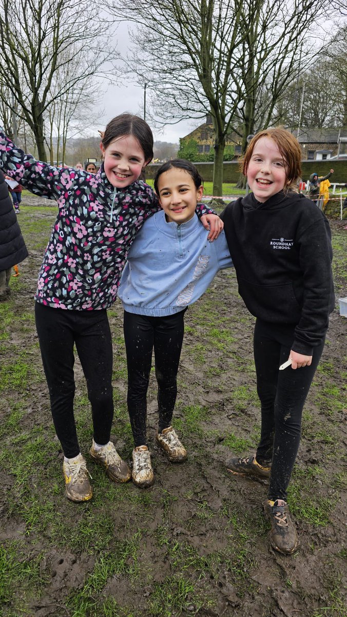 RSchPrimaryPE's tweet photo. Big shout out to all our fantastic runners today who showed up in the mud and rain for the last LSAA Cross Country Race of the season! You were AWESOME! Well Done Everyone 👏🏻 @LeedsNE_SGO https://t.co/yEgvNc87Ba