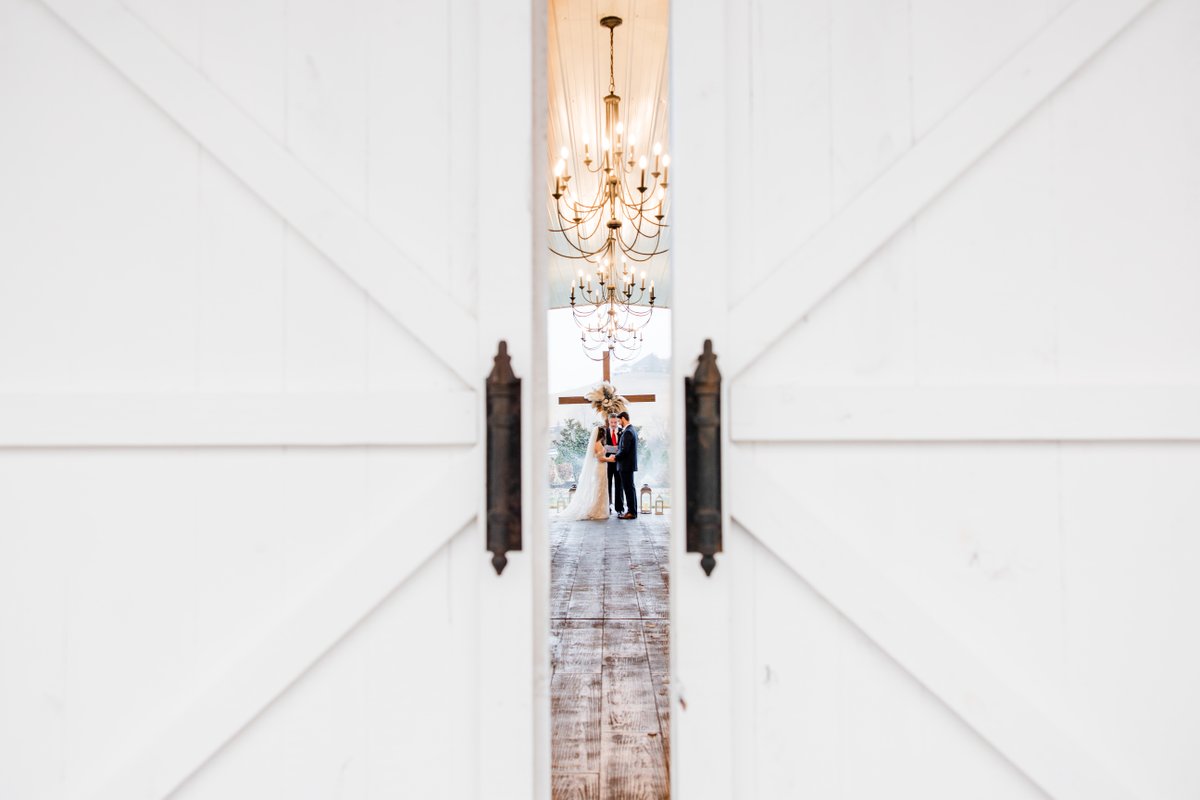 A sneak peek at your dream wedding venue! 
Book a tour today to see the full venue! We would love to have you!

📸: @johnmyersphotography

#weddingday #weddingvenue #weddingphotography #ceremony #weddingtips #weddingseason #nashvillevenue #barnvenue #tnweddings