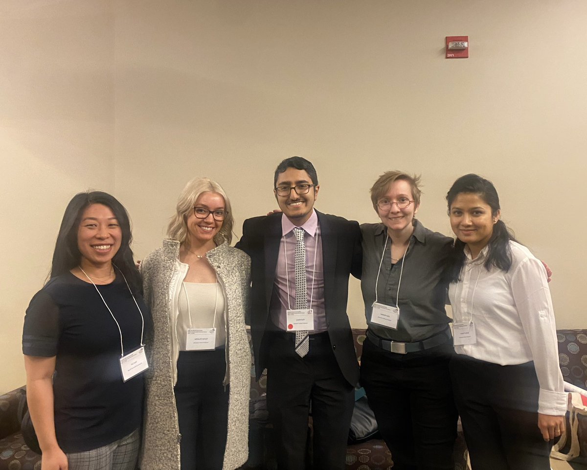 Max K. Loh (@basedownloh) on Twitter photo Five generations of <a href="/RFUniversityGSA/">RFUMS Graduate Student Association</a> presidents at <a href="/ChicagoSfN/">Chicago Chapter - SfN</a> ! Five generations of <a href="/RFUniversityGSA/">RFUMS Graduate Student Association</a> presidents at <a href="/ChicagoSfN/">Chicago Chapter - SfN</a> !