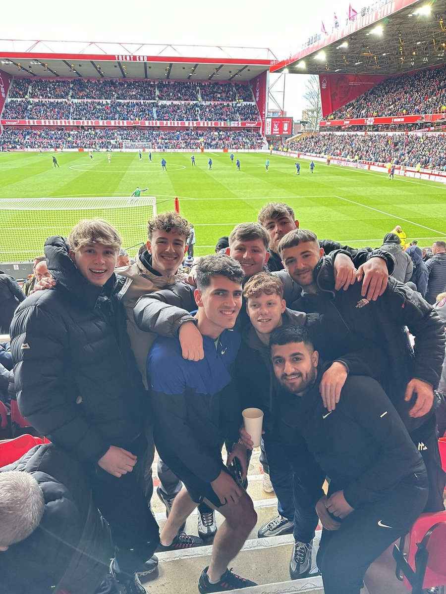 aidansands3's tweet photo. shit Andy Carroll https://t.co/EgBejLMMC2