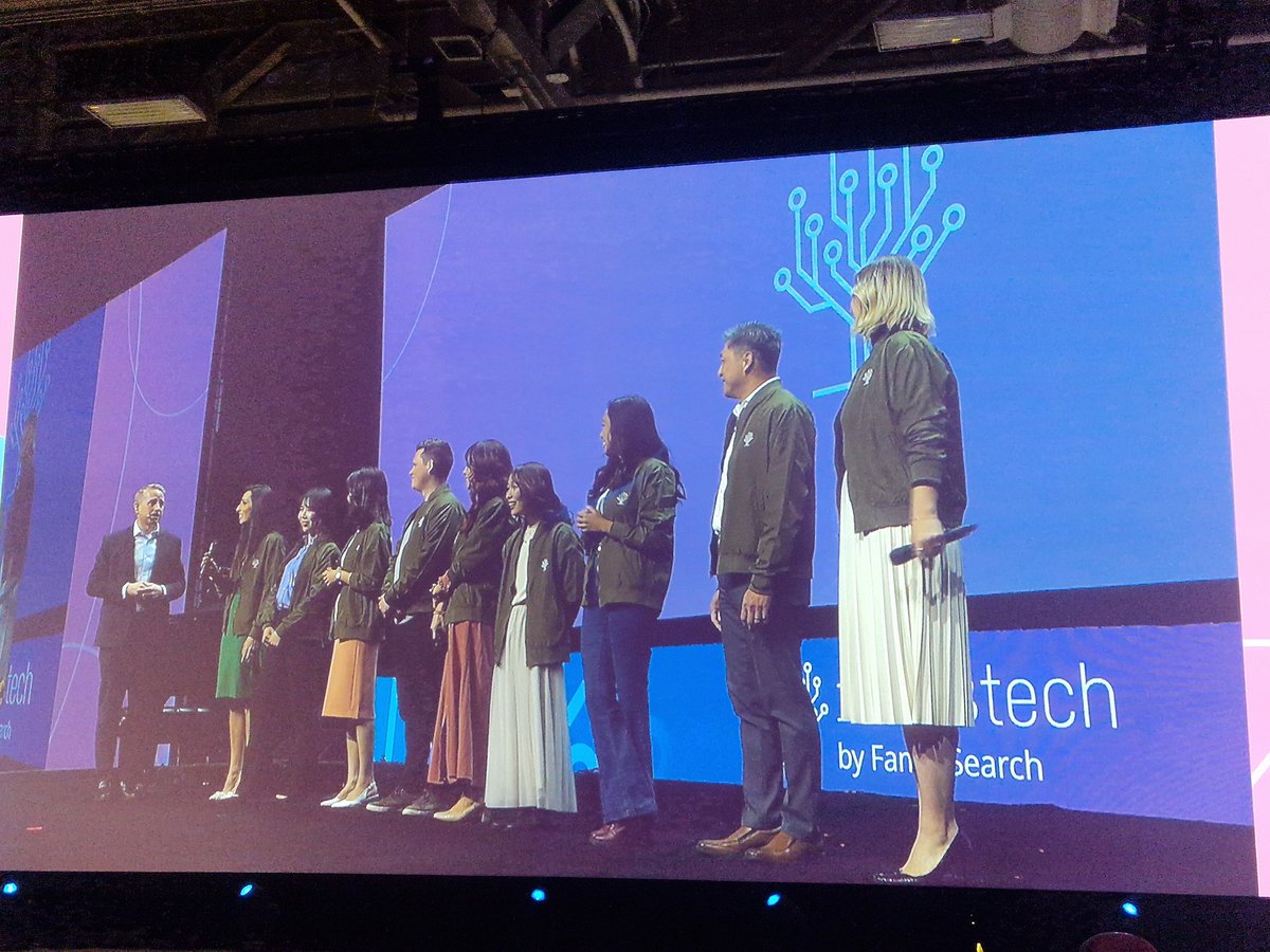 TheKirstyGray's tweet photo. Just about to watch the keynote from Kristin Chenoweth @RootsTechConf @KirbyHeyborne Emcee with the Global Emcees #genealogy @RootsTechConf #allnations #alllanguages https://t.co/cjpnYnkuWc