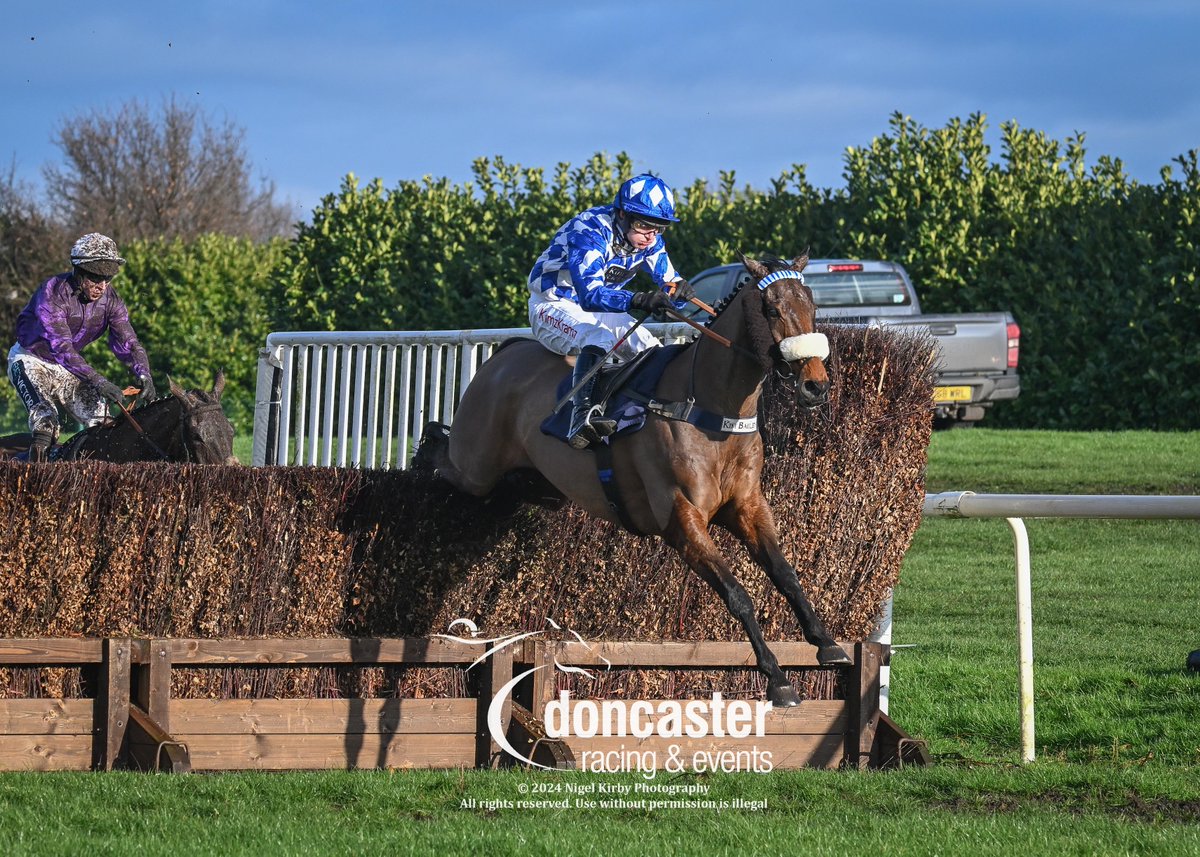 DoncasterRaces's tweet photo. RACE 5 RESULT - Grimthorpe Handicap Chase

🥇 Does He Know

Jockey: David Bass
Trainer: @kimbaileyracing
Owner: Yes He Does Syndicate

📸 @nigekirby

#DoncasterRaces | #ChampionOccasions | #DONGC https://t.co/HlWnsDU3RZ