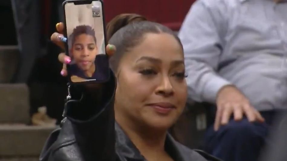 TheBaddestMitch's tweet image. A non-African claimed I was in his seat on the plane, so I opened my delta app and showed him my phone just like this.