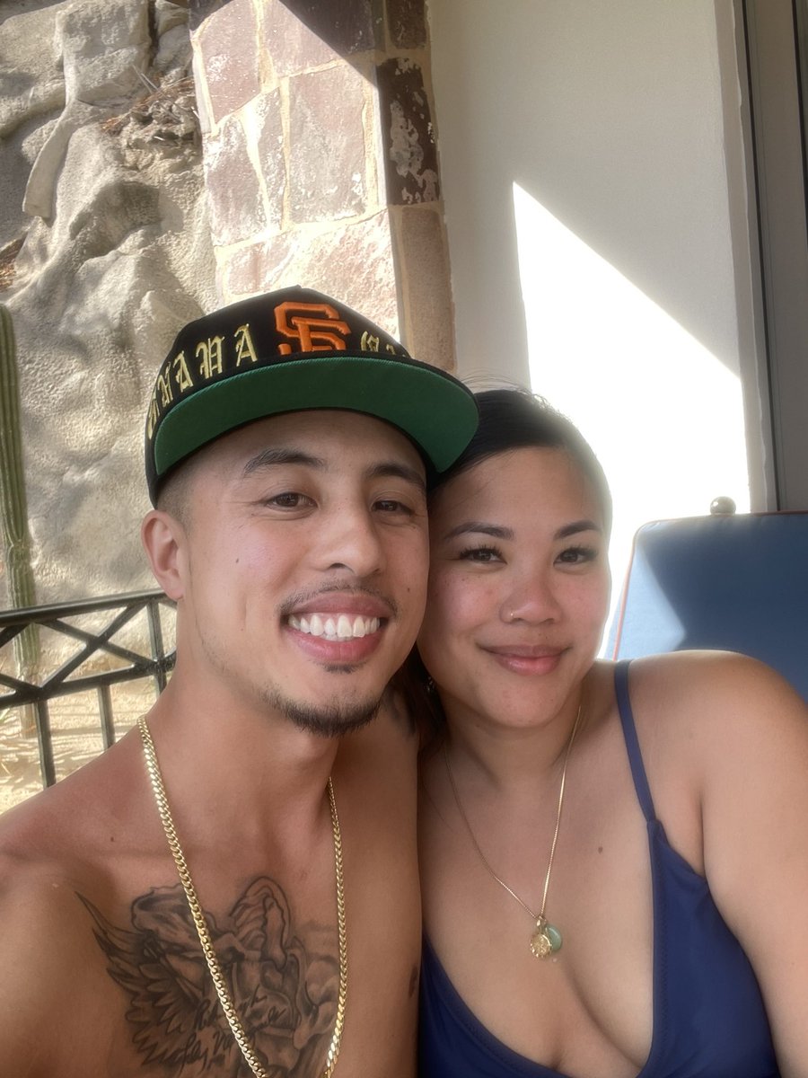 GoDeeeJ's tweet photo. 3 Ws for the win. Wife, Weed and wings w view is all I need to be happy …sheesh thank you God for my blessings man lol https://t.co/RSwORq8c09
